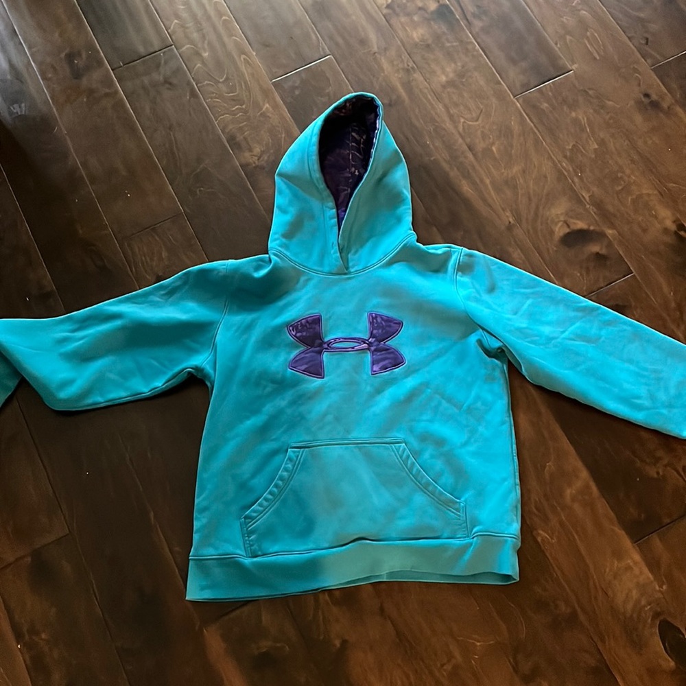 Underarmor sweatshirt